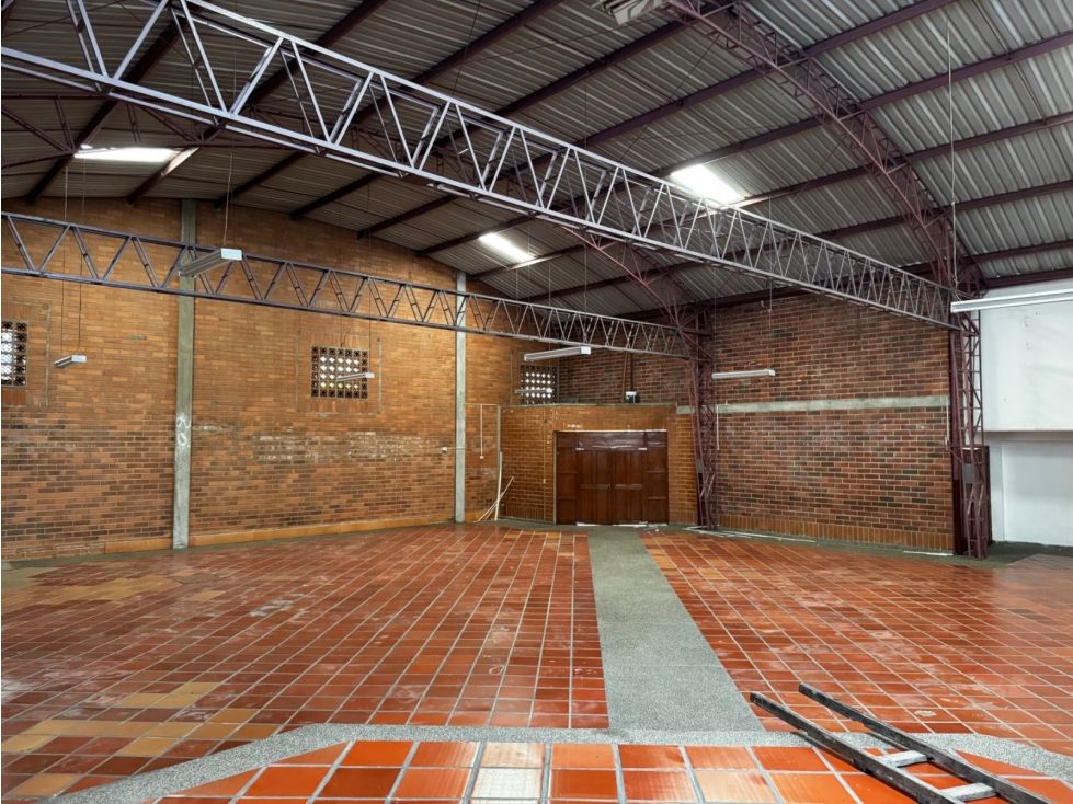 Local en venta Antioquia Medellín Villa Flora 1083 m2 Habitaciones 0 Baños 0 Garajes 1 Precio $2083590000