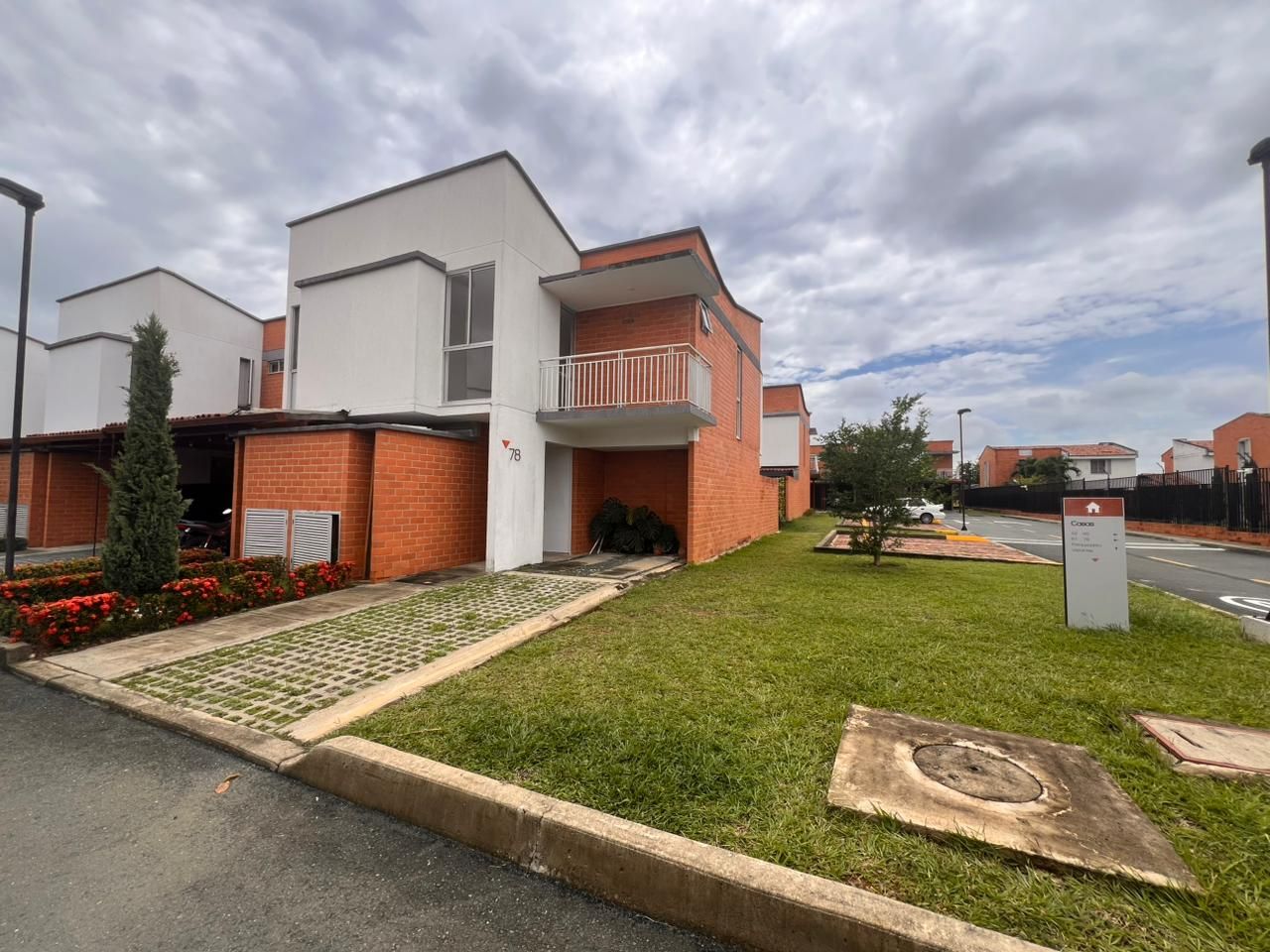 Casa en arriendo Valle Del Cauca Jamundí Cn Sol De La Arboleda 95 m2 Habitaciones 3 Baños 3 Garajes 1 Precio $2300000