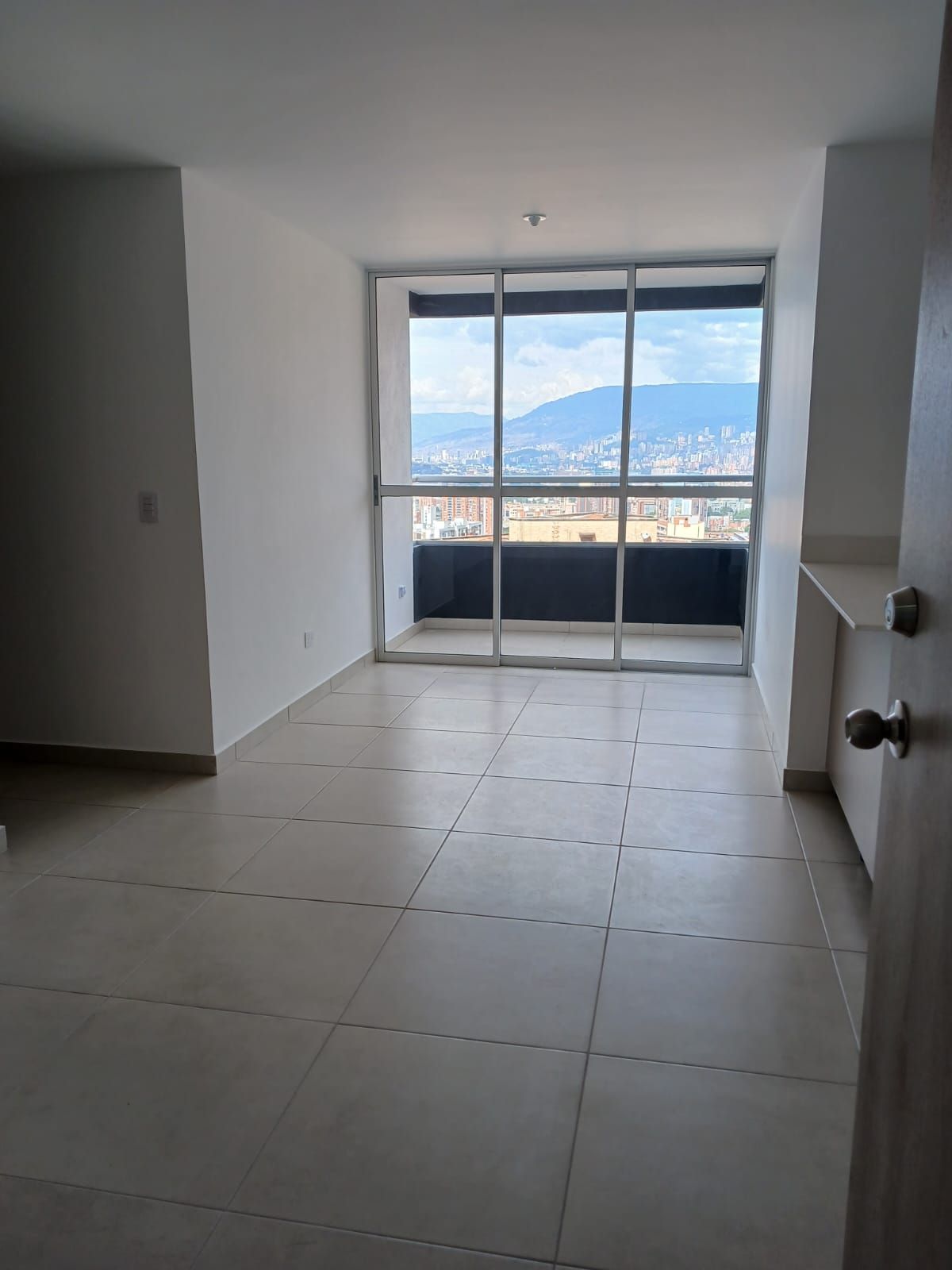 Apartamento en arriendo Antioquia Sabaneta Betania 75 m2 Habitaciones 3 Baños 2 Garajes 1 Precio $3000000