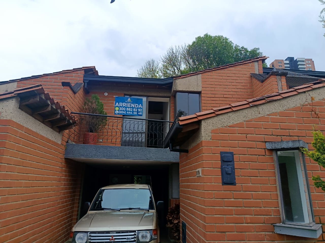 Casa en arriendo Antioquia Envigado Loma De Las Brujas 210 m2 Habitaciones 3 Baños 3 Garajes 2 Precio $7000000