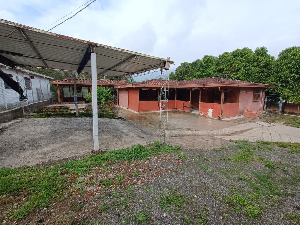 Casa en arriendo Antioquia Medellín San Cristobal 2000 m2 Habitaciones 3 Baños 2 Garajes 4 Precio $5000000