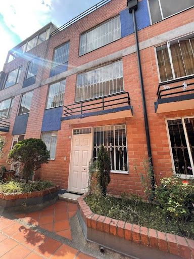 Casa en venta Cundinamarca Bogotá Cr Terrazas De Castilla Et Iii 77 m2 Habitaciones 3 Baños 2 Garajes 1 Precio $330000000