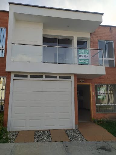 Casa en venta Antioquia Rionegro San Antonio 130 m2 Habitaciones 3 Baños 3 Garajes 1 Precio $890000000
