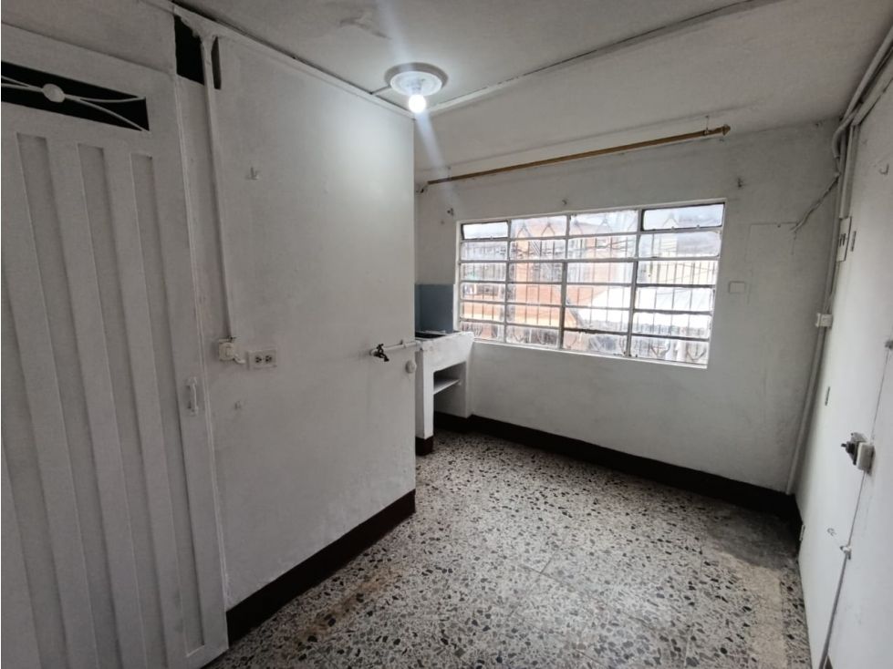 Apartaestudio en arriendo Antioquia Medellín San Martin De Porres 20 m2 Habitaciones 1 Baños 1 Garajes 0 Precio $700000