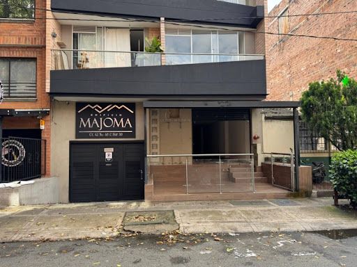 Local en arriendo Antioquia Envigado El Dorado 155 m2 Habitaciones 0 Baños 1 Garajes 0 Precio $7000000