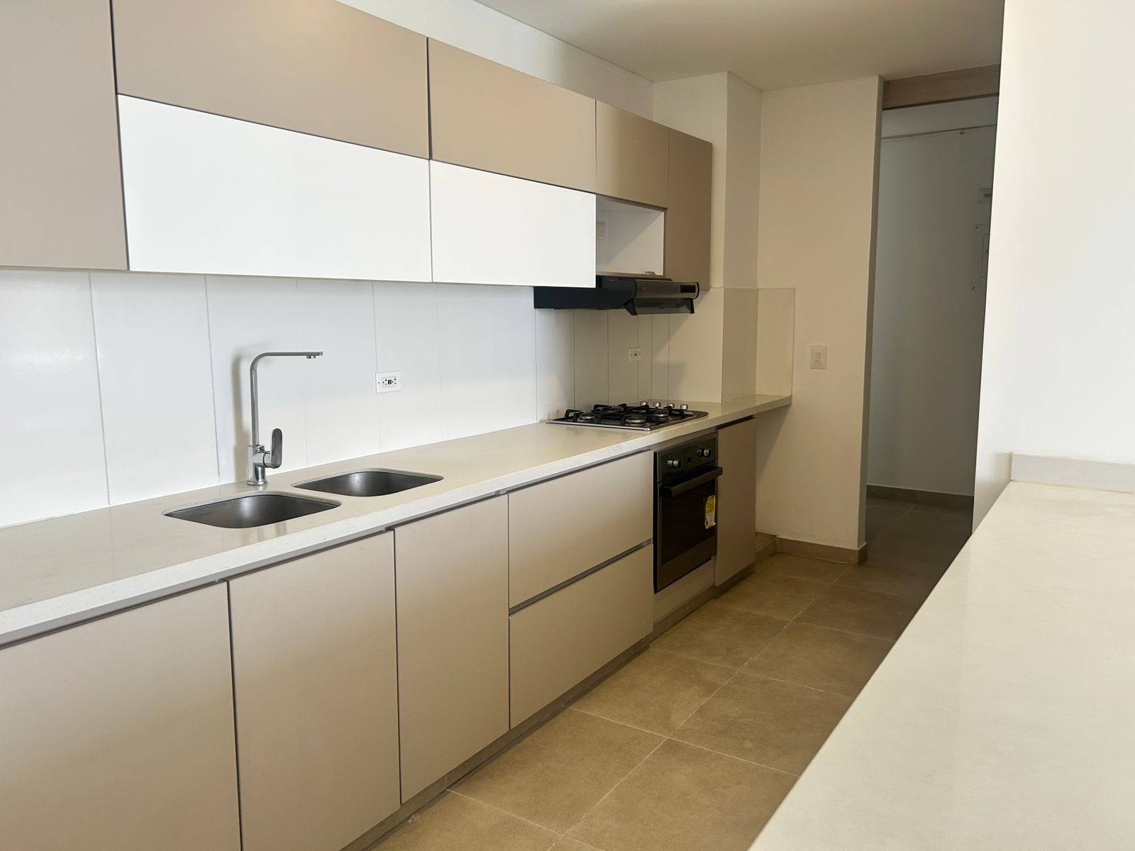 Apartamento en venta Valle Del Cauca Cali Lili 162 m2 Habitaciones 3 Baños 3 Garajes 2 Precio $850000000