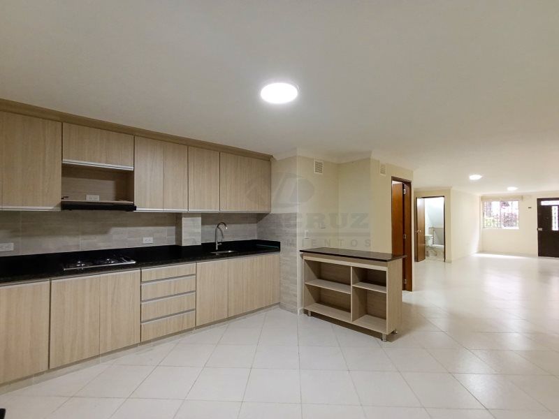 Casa en arriendo Antioquia Medellín La Pradera 130 m2 Habitaciones 3 Baños 3 Garajes 0 Precio $2300000