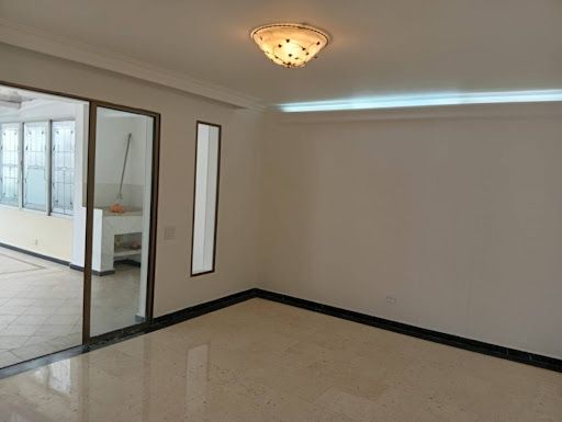 Casa en arriendo Antioquia Medellín Asomadera No2 242 m2 Habitaciones 4 Baños 5 Garajes 2 Precio $8300000