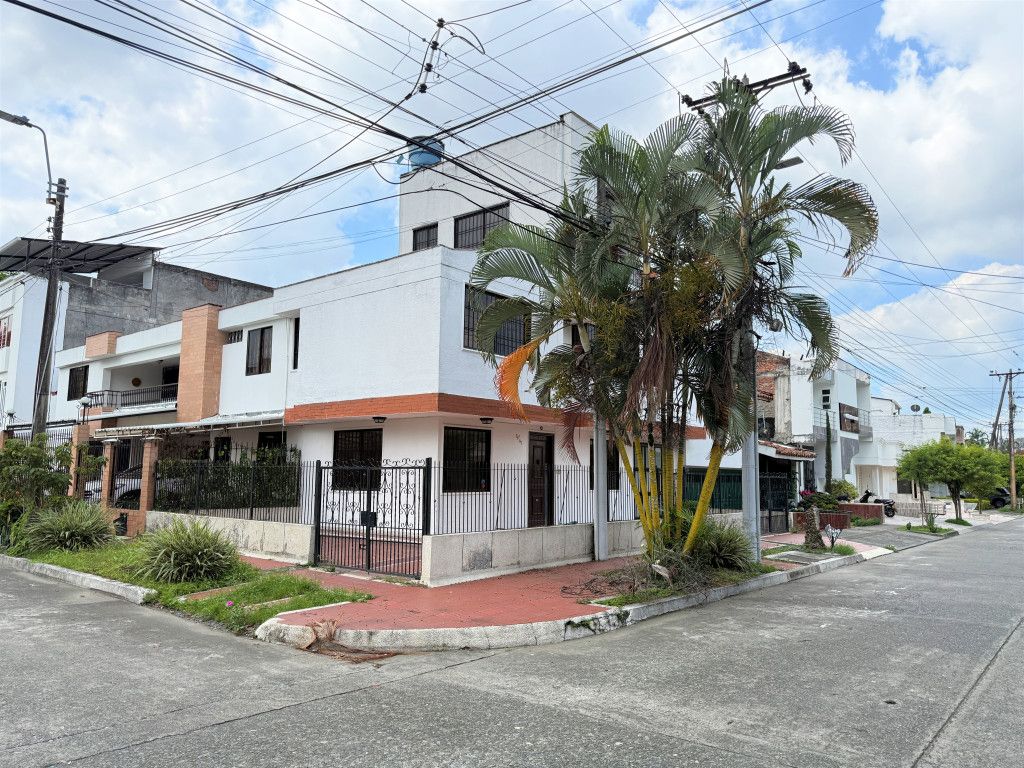 Casa en venta Valle Del Cauca Palmira Las Mercedes 150 m2 Habitaciones 3 Baños 4 Garajes 4 Precio $430000000