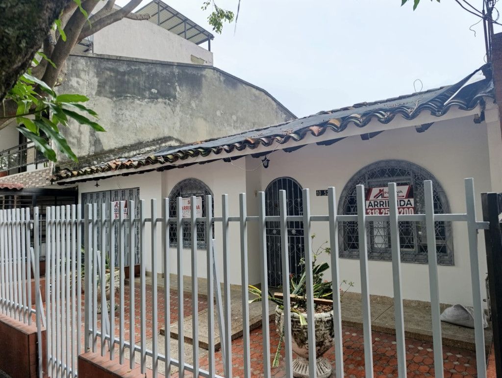 Casa en arriendo Valle Del Cauca Cali El Gran Limonar - Cataya 280 m2 Habitaciones 4 Baños 4 Garajes 3 Precio $3400000