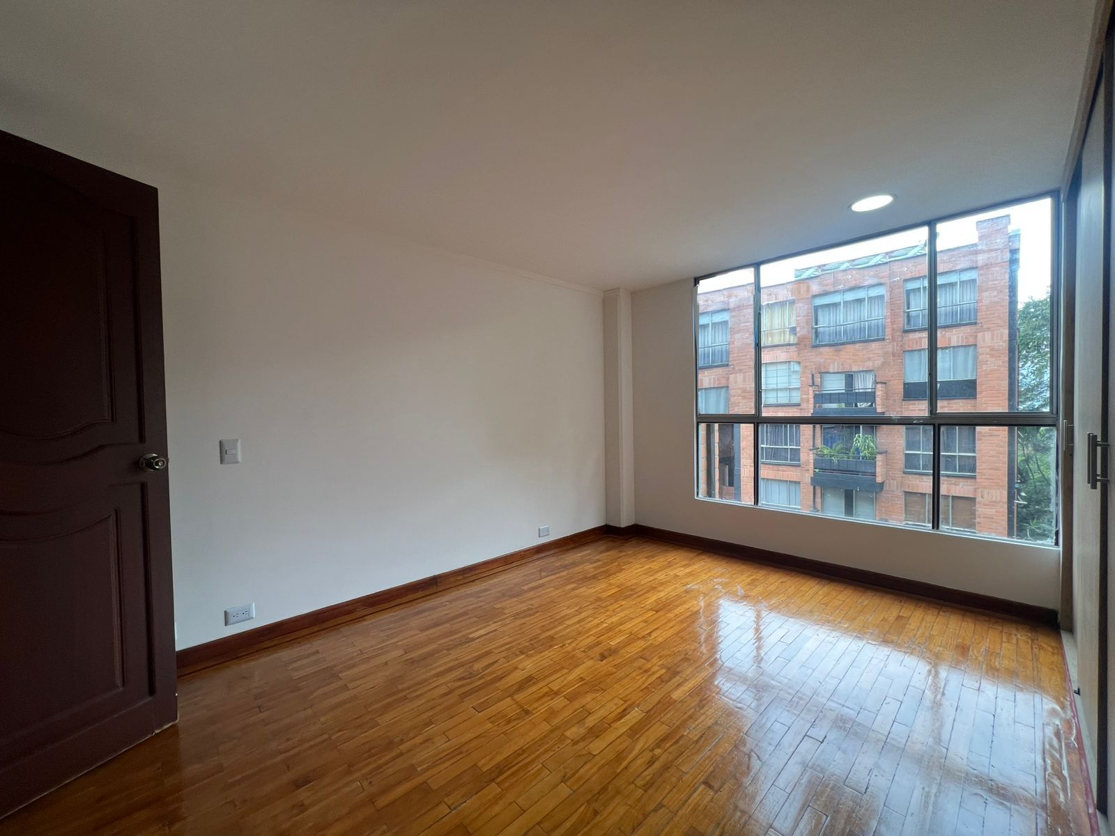 Apartamento en arriendo o venta Antioquia Envigado La Pradera 100 m2 Habitaciones 3 Baños 3 Garajes 2 Precio venta $650000000 Precio arriendo $4300000