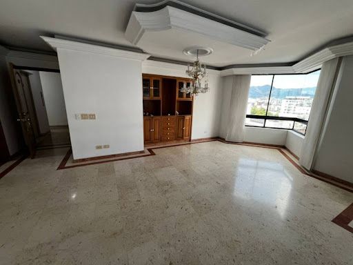 Apartamento en arriendo Risaralda Pereira Pinares De San Martin 161 m2 Habitaciones 4 Baños 3 Garajes 2 Precio $3900000