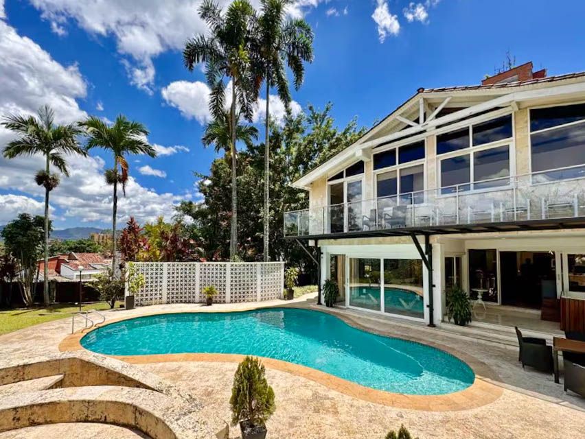 Casa en venta Antioquia Medellín Asomadera No2 510 m2 Habitaciones 8 Baños 7 Garajes 5 Precio $6000000000