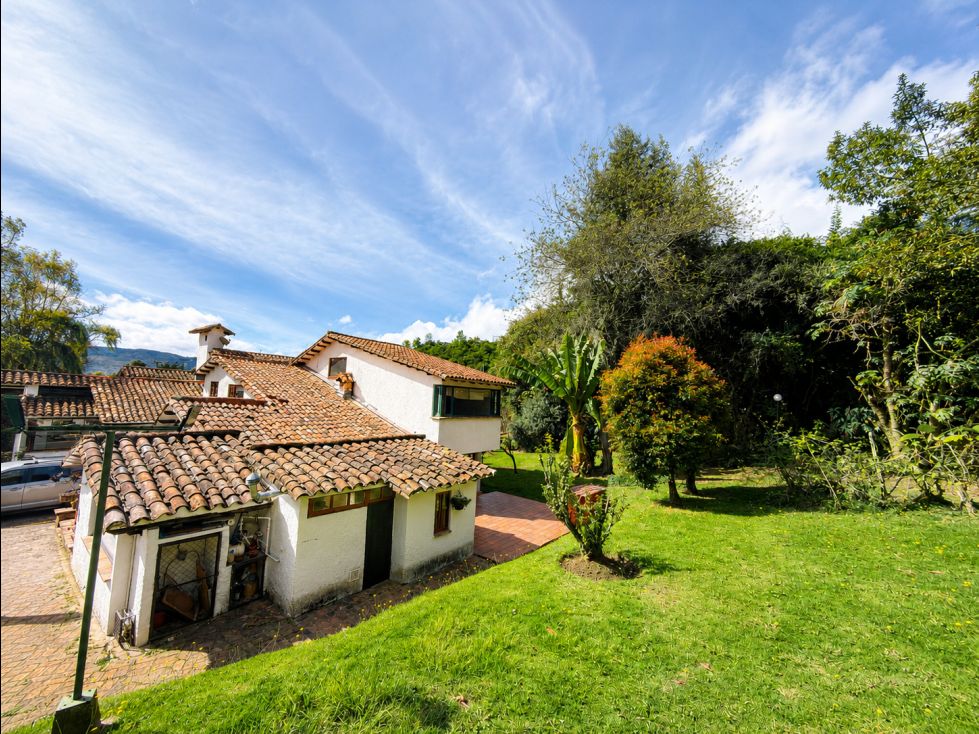 Casa en arriendo o venta Cundinamarca Bogotá San José De Bavaria 168 m2 Habitaciones 4 Baños 4 Garajes 2 Precio venta $1500000000 Precio arriendo $5500000