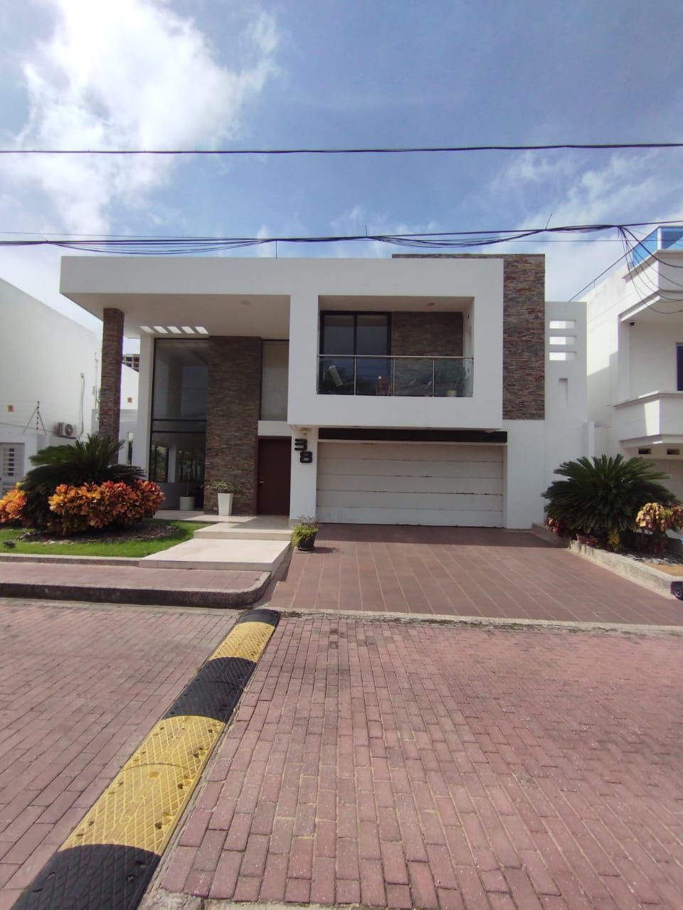 Casa en arriendo Atlántico Puerto Colombia Villa Campestre 408 m2 Habitaciones 4 Baños 1 Garajes 4 Precio $15000000
