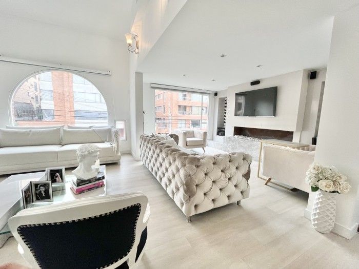 Casa en venta Cundinamarca Bogotá Santa Bibiana 218 m2 Habitaciones 3 Baños 3 Garajes 2 Precio $1500000000