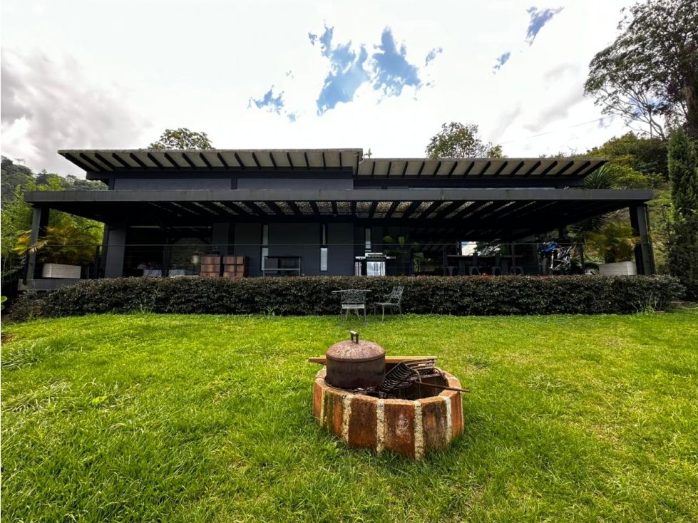 Casa en venta Antioquia La Estrella San Isidro 287 m2 Habitaciones 3 Baños 4 Garajes 6 Precio $1650000000