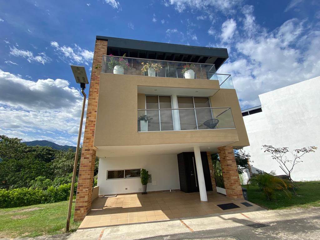 Casa en venta Tolima Ibagué Ub Ciudad Blanca 420 m2 Habitaciones 4 Baños 5 Garajes 2 Precio $1100000000