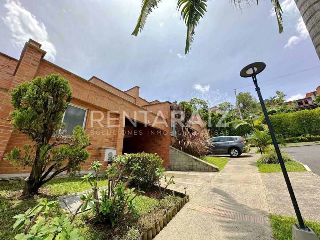 Casa en arriendo Antioquia Envigado Loma De Las Brujas 200 m2 Habitaciones 3 Baños 5 Garajes 2 Precio $8500000