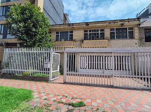 Casa en venta Cundinamarca Bogotá Nicolas De Federman 467 m2 Habitaciones 17 Baños 6 Garajes 2 Precio $2500000000