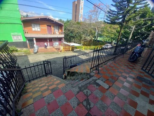 Casa en arriendo Antioquia Medellín San Miguel 120 m2 Habitaciones 4 Baños 1 Garajes 0 Precio $2200000