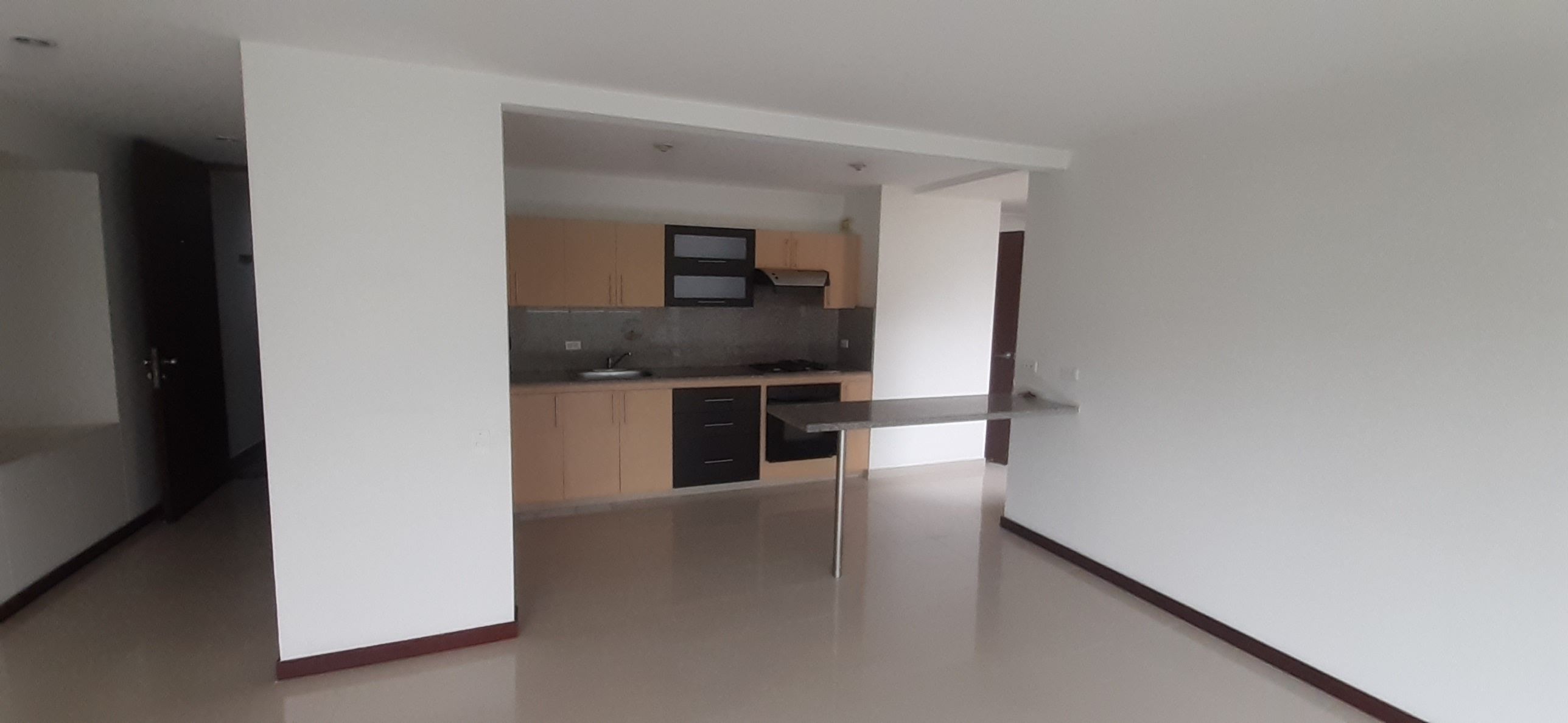Apartamento en arriendo Antioquia Medellín Los Naranjos 135 m2 Habitaciones 3 Baños 2 Garajes 2 Precio $7300000