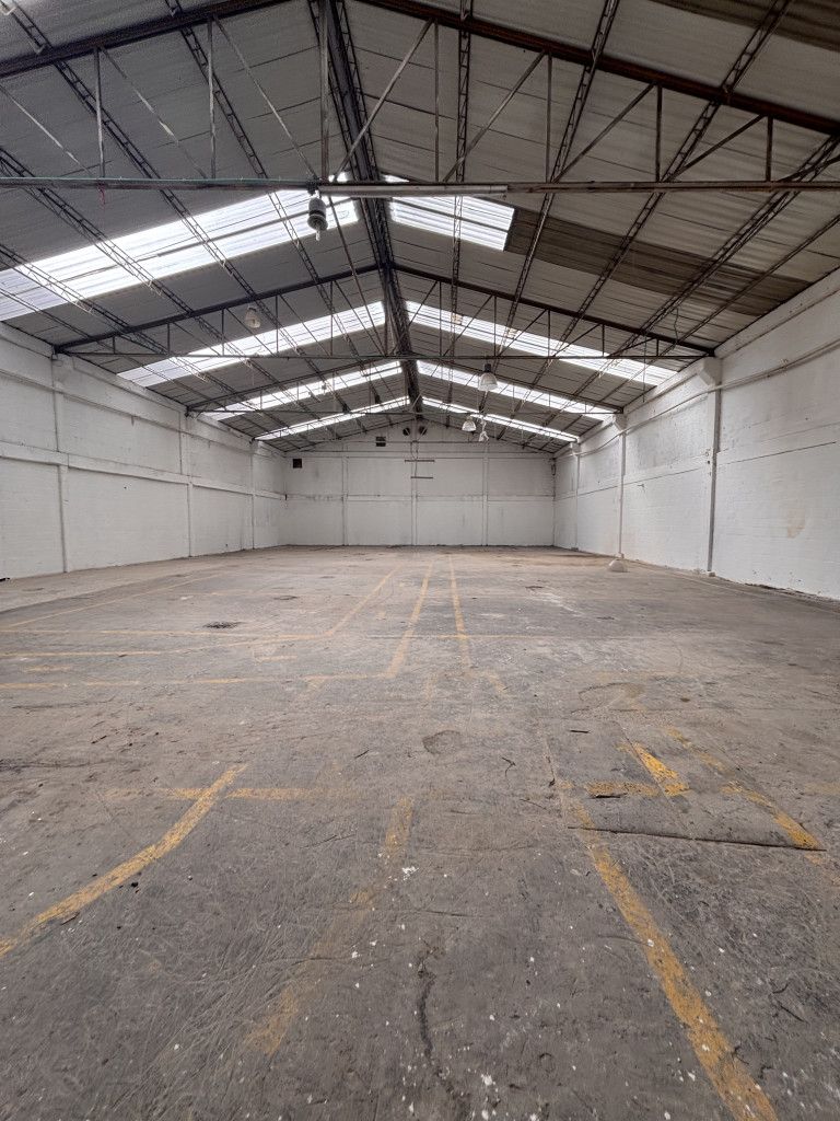 Bodega en venta Cundinamarca Bogotá Toberin 800 m2 Habitaciones 0 Baños 6 Garajes 4 Precio $4300000000