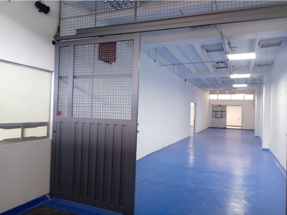 Bodega en arriendo Cundinamarca Bogotá Julio Florez 450 m2 Habitaciones 0 Baños 4 Garajes 3 Precio $22628000