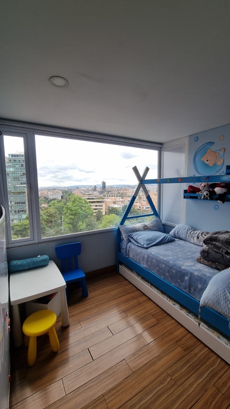 Apartamento en arriendo Cundinamarca Bogotá Chico 140 m2 Habitaciones 3 Baños 4 Garajes 2 Precio $9600000