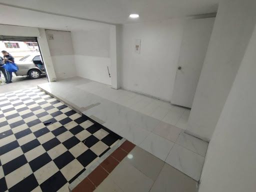 Local en arriendo Cundinamarca Bogotá San Fernando Occidental 32 m2 Habitaciones 0 Baños 1 Garajes 0 Precio $1700000