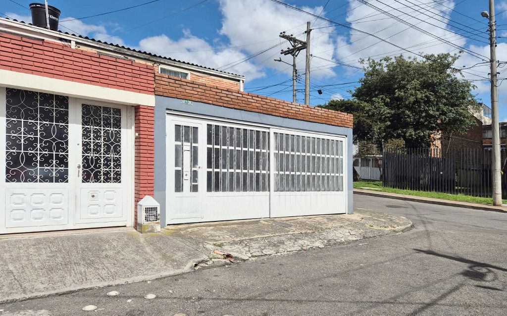 Casa en venta Cundinamarca Bogotá Popular Modelo 167 m2 Habitaciones 5 Baños 3 Garajes 0 Precio $759000000