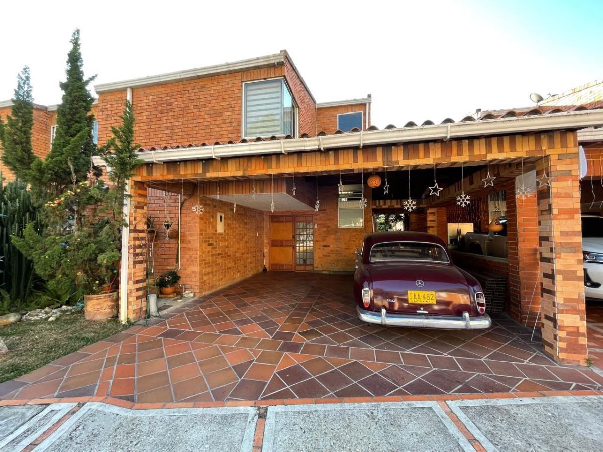 Casa en venta Santander Bucaramanga Condominio Campestre Valladolid 259 m2 Habitaciones 3 Baños 3 Garajes 1 Precio $1250000000