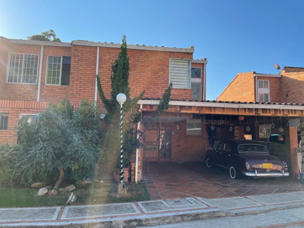 Casa en venta Santander Bucaramanga Condominio Campestre Valladolid 259 m2 Habitaciones 3 Baños 3 Garajes 1 Precio $1250000000