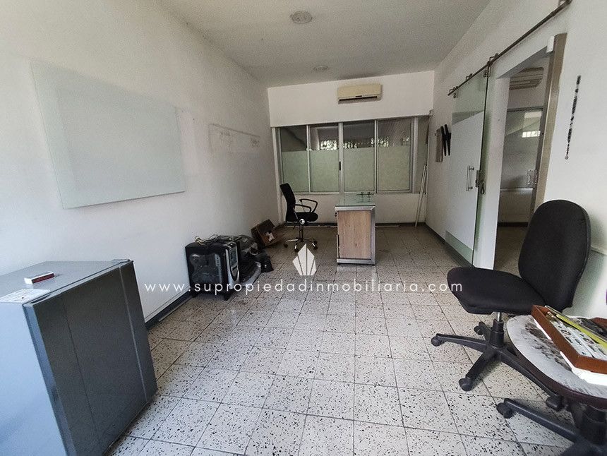 Oficina en arriendo Antioquia Medellín Tenche 54 m2 Habitaciones 0 Baños 2 Garajes 0 Precio $2600000