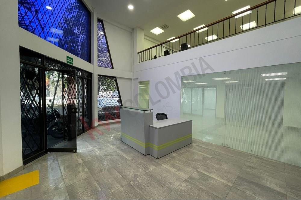 Casa en arriendo Valle Del Cauca Cali Versalles 327 m2 Habitaciones 3 Baños 8 Garajes 10 Precio $13800000