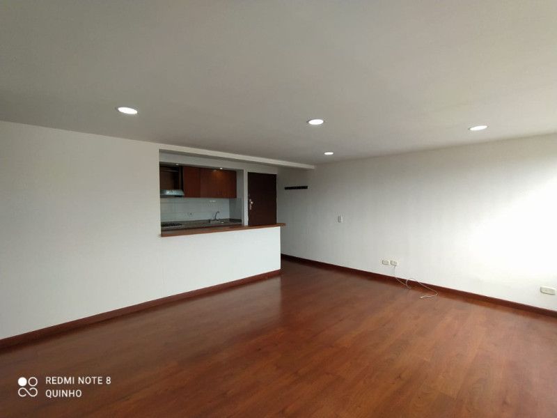 Apartamento en venta Cundinamarca Bogotá El Dorado 80 m2 Habitaciones 3 Baños 2 Garajes 1 Precio $400000000