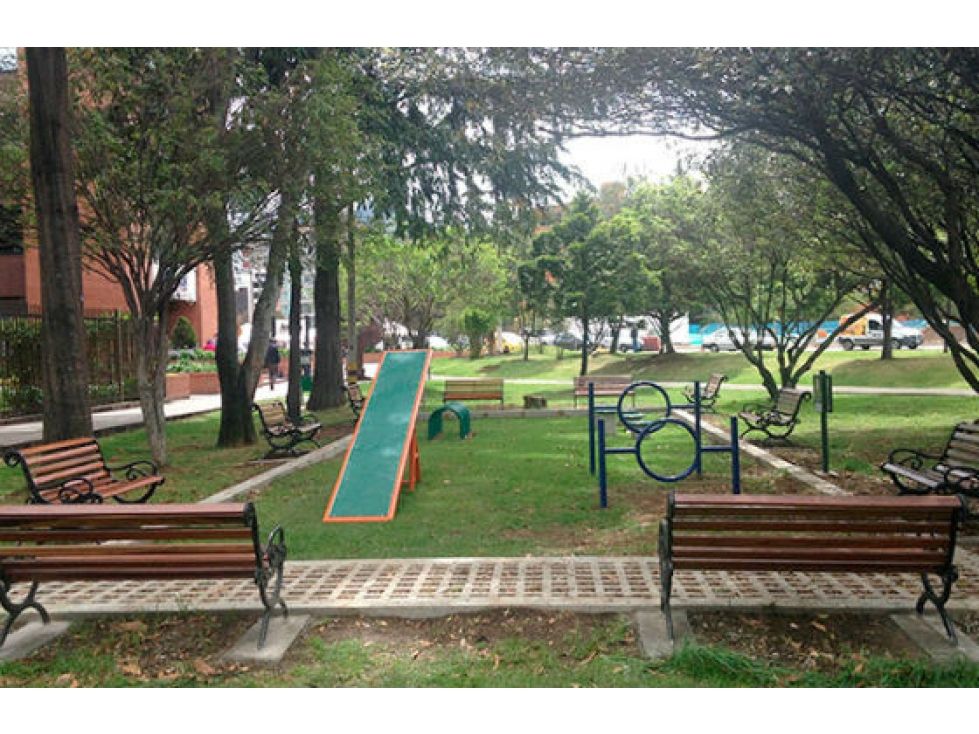 Apartamento en venta Cundinamarca Bogotá La Carolina 200 m2 Habitaciones 3 Baños 3 Garajes 3 Precio $1400000000