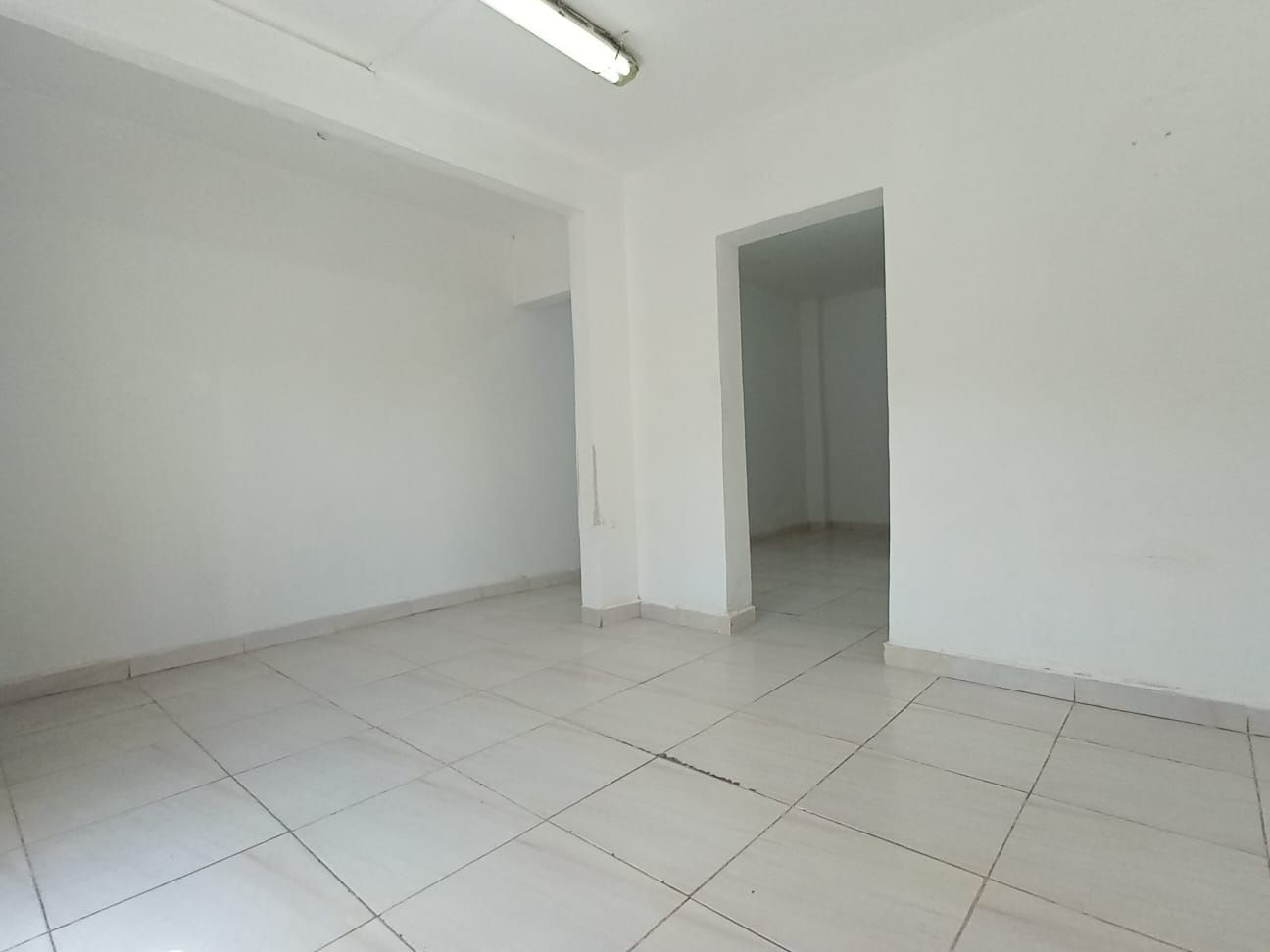 Local Comercial en arriendo Antioquia Medellín Cristo Rey 50 m2 Habitaciones 0 Baños 1 Garajes 0 Precio $2000000