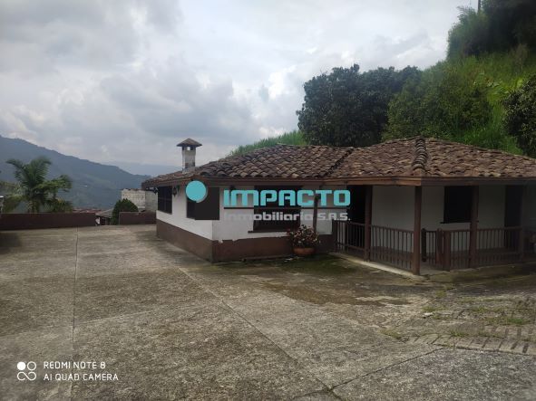 Casa en arriendo Antioquia Medellín El Salado 100 m2 Habitaciones 3 Baños 2 Garajes 0 Precio $3700000