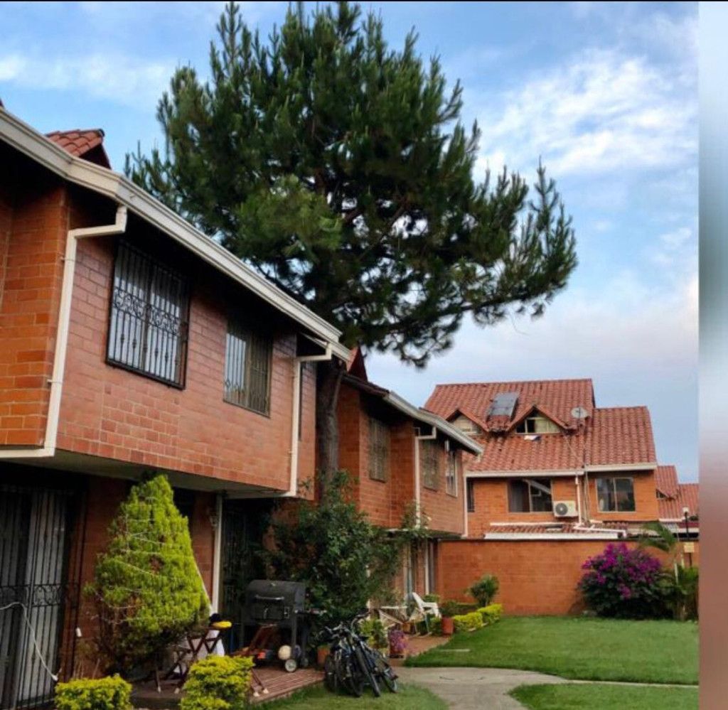 Casa en venta Valle Del Cauca Cali Prados Del Limonar 102 m2 Habitaciones 4 Baños 3 Garajes 1 Precio $510000000