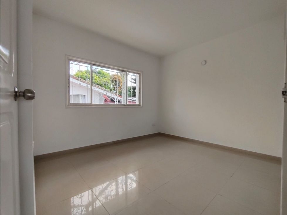 Oficina en arriendo Valle Del Cauca Cali Urbanización Ciudad Jardín 14 m2 Habitaciones 0 Baños 1 Garajes 2 Precio $1620000