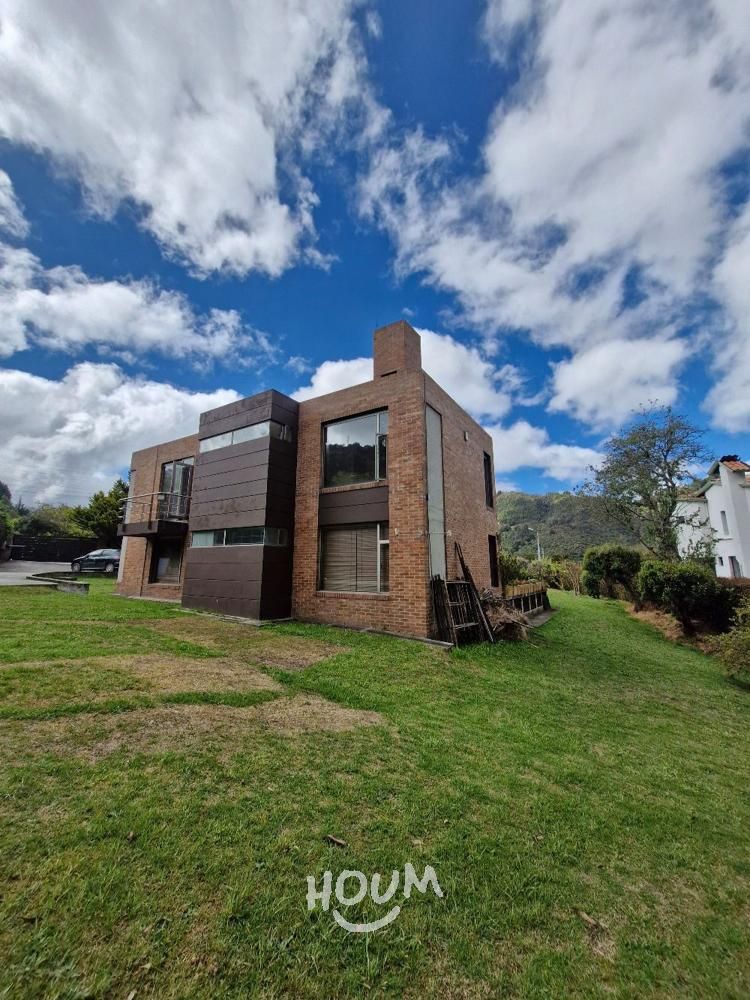 Casa en arriendo Cundinamarca Bogotá San Isidro 300 m2 Habitaciones 3 Baños 4 Garajes 4 Precio $11000000