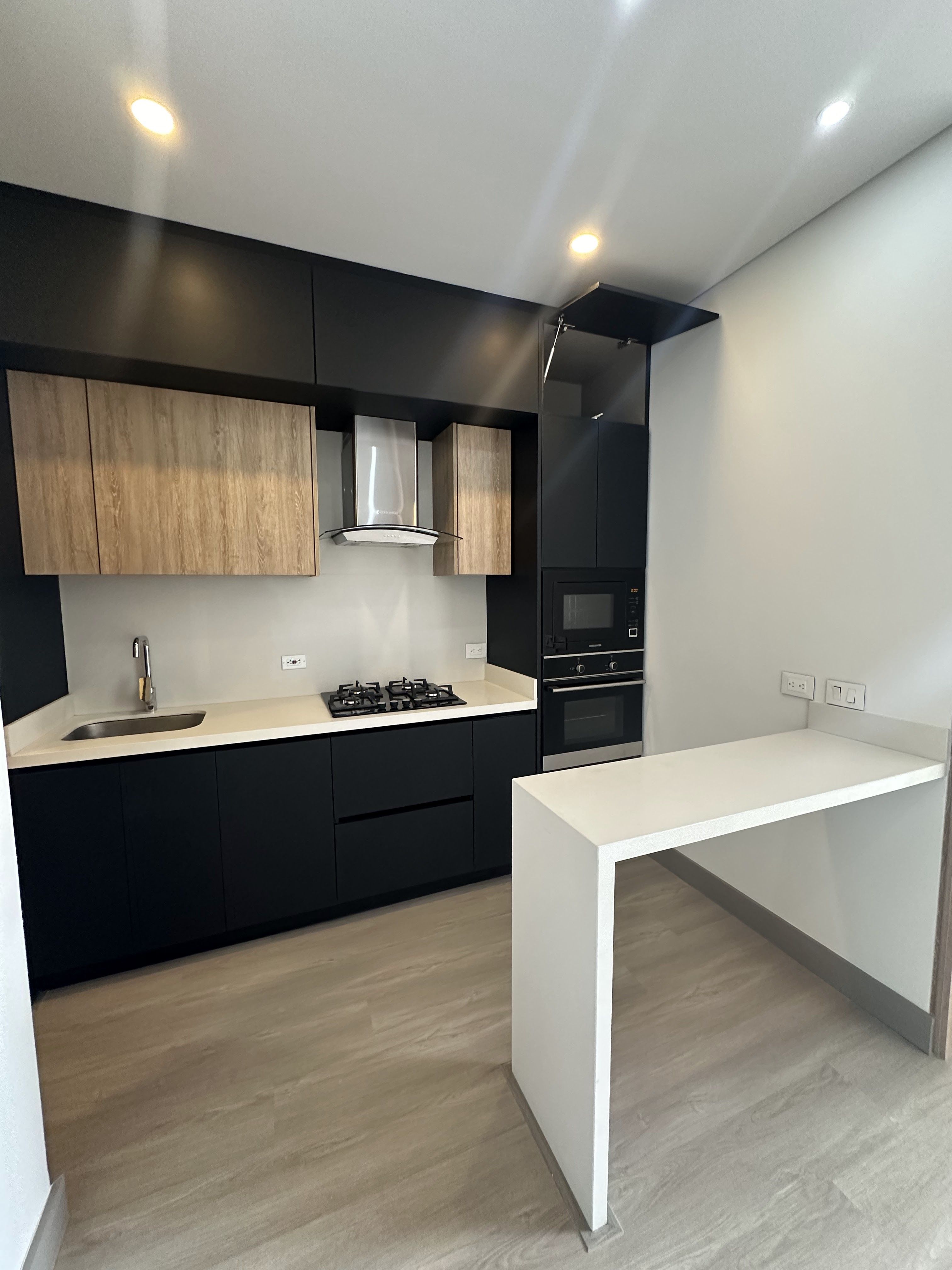 Apartamento en arriendo Cundinamarca Bogotá Bella Suiza 42 m2 Habitaciones 1 Baños 2 Garajes 1 Precio $2700000