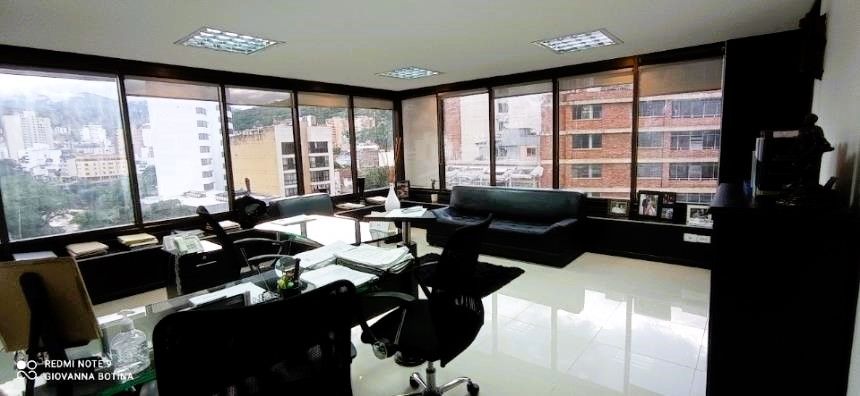 Oficina en venta Valle Del Cauca Cali Versalles 340 m2 Habitaciones 0 Baños 5 Garajes 2 Precio $1200000000