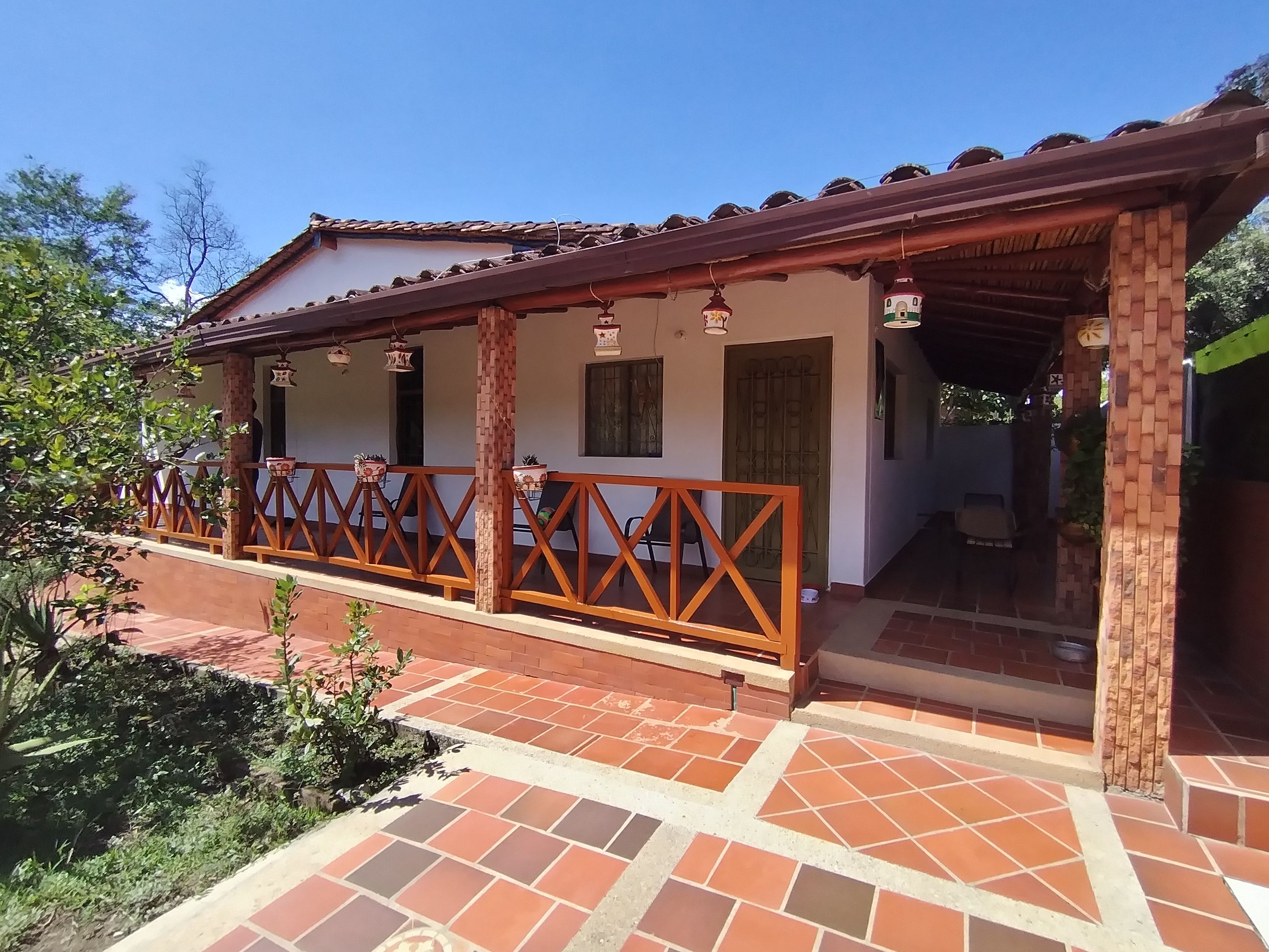 Casa Campestre en venta Santander Girón Almenares De San Juan 250 m2 Habitaciones 6 Baños 4 Garajes 2 Precio $900000000