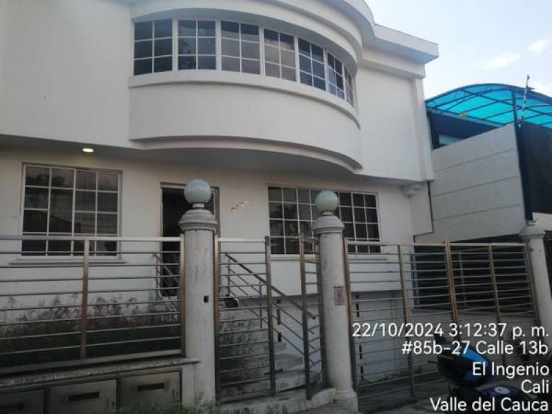 Inmuebles en Remate Casa en venta Valle Del Cauca Cali El Ingenio 561 m2 Habitaciones 5 Baños 7 Garajes 4 Precio $1073160000
