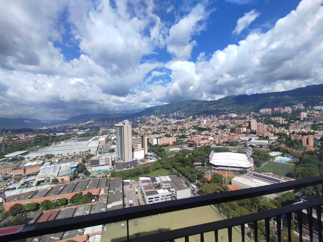 Apartamento en arriendo Antioquia Envigado Las Casitas 94 m2 Habitaciones 3 Baños 2 Garajes 2 Precio $5800000