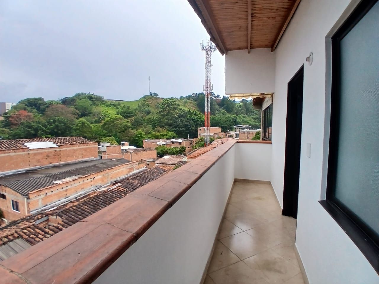 Apartamento en arriendo Antioquia Medellín Belencito 110 m2 Habitaciones 4 Baños 2 Garajes 0 Precio $2400000