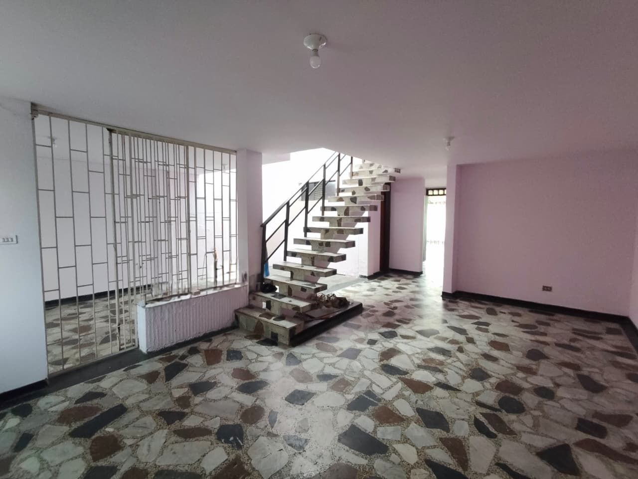 Casa en arriendo Risaralda Dosquebradas La Pradera 210 m2 Habitaciones 5 Baños 3 Garajes 1 Precio $2600000