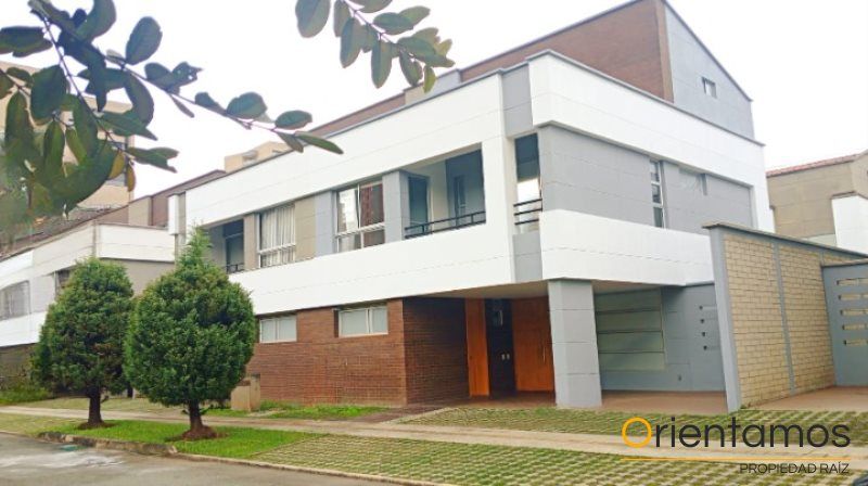 Casa en arriendo Antioquia Rionegro El Porvenir 800 m2 Habitaciones 3 Baños 2 Garajes 2 Precio $7000000